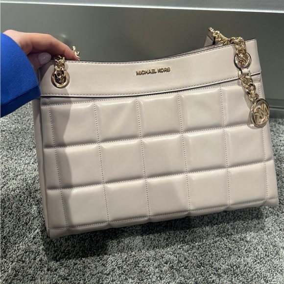 Light pink Michael Kors Susan Satchel - Picture 2 of 7